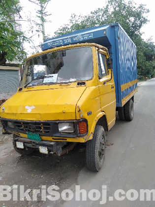 Tata -407,: Cover Van